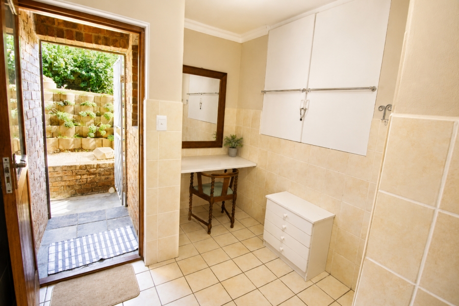 5 Bedroom Property for Sale in Wavecrest Eastern Cape